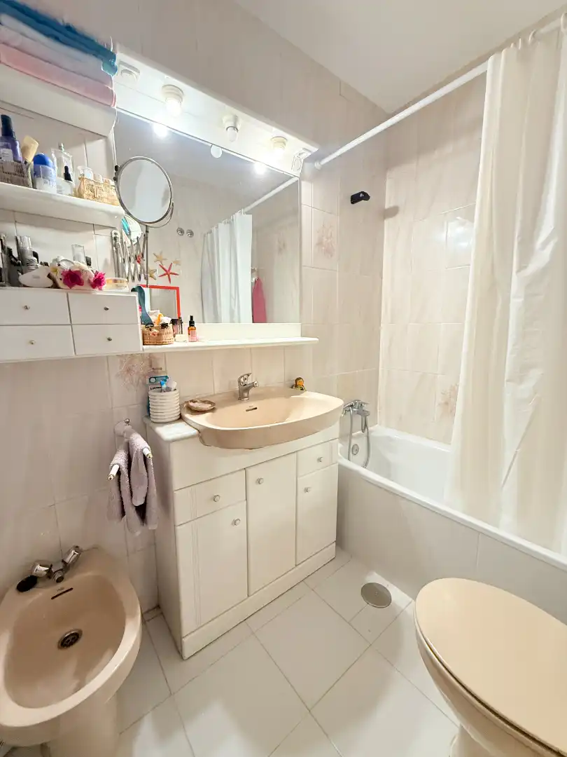 Baño de Casa adosada en venta en San Sebastián de los Reyes con Aire acondicionado, Calefacción y Jardín privado
