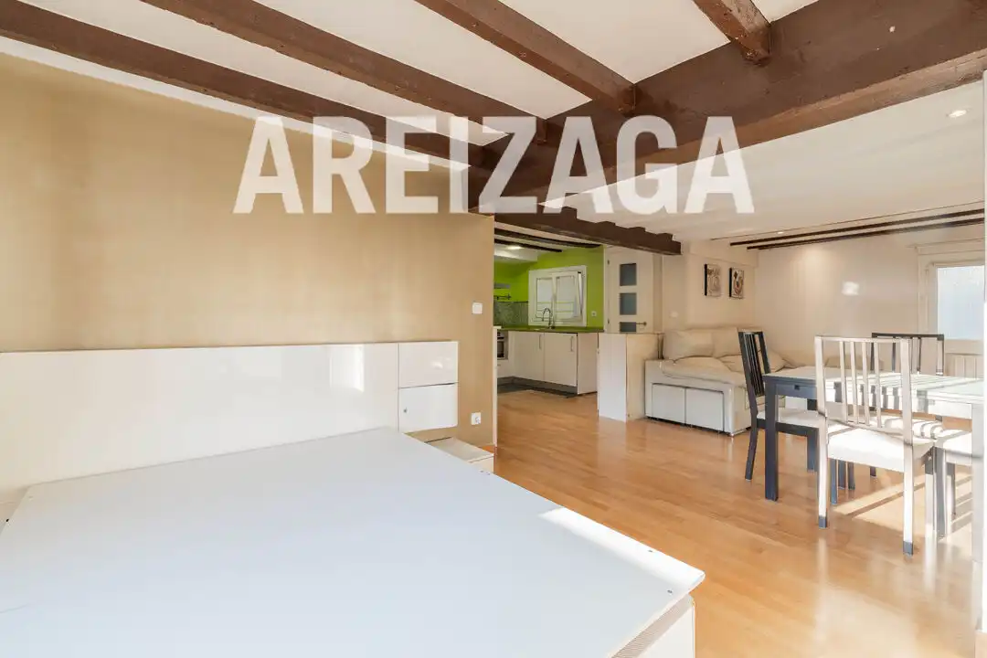 Habitación de Piso en venta en Donostia - San Sebastián  con Calefacción