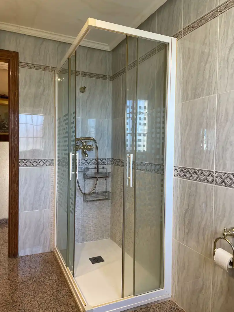 Bany de Casa o xalet en venda en Aranjuez amb Aire condicionat, Calefacció i Jardí privat