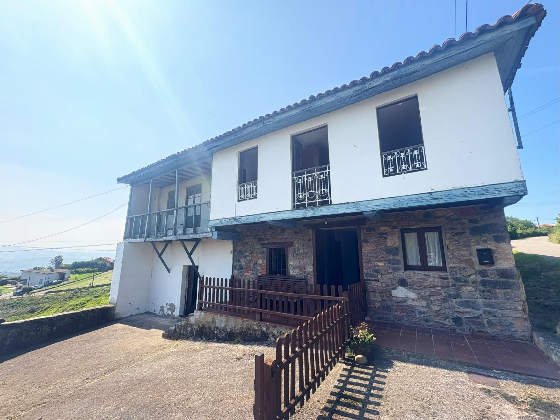 Exterior view of Country house for sale in Las Regueras    with Heating, Private garden and Terrace