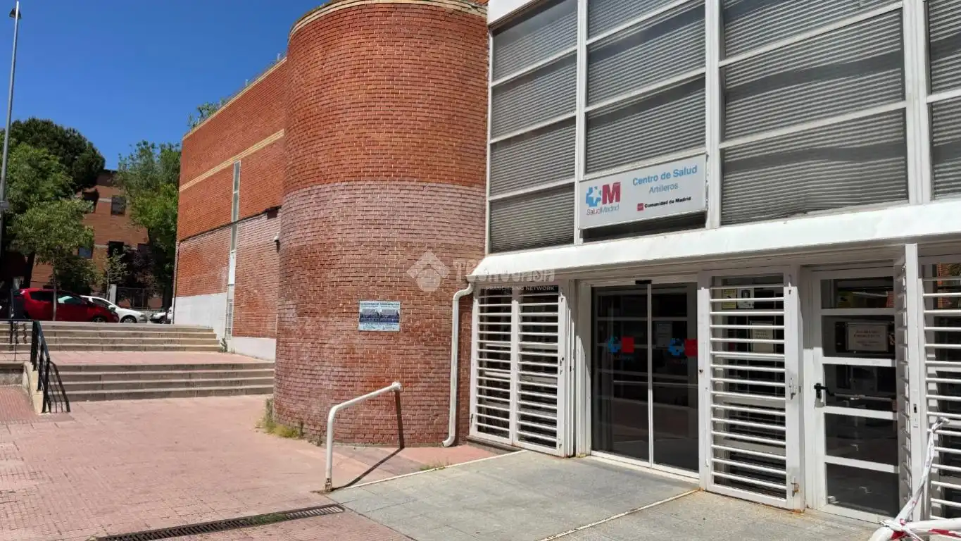 Vista exterior de Pis en venda en Madrid amb Aire condicionat