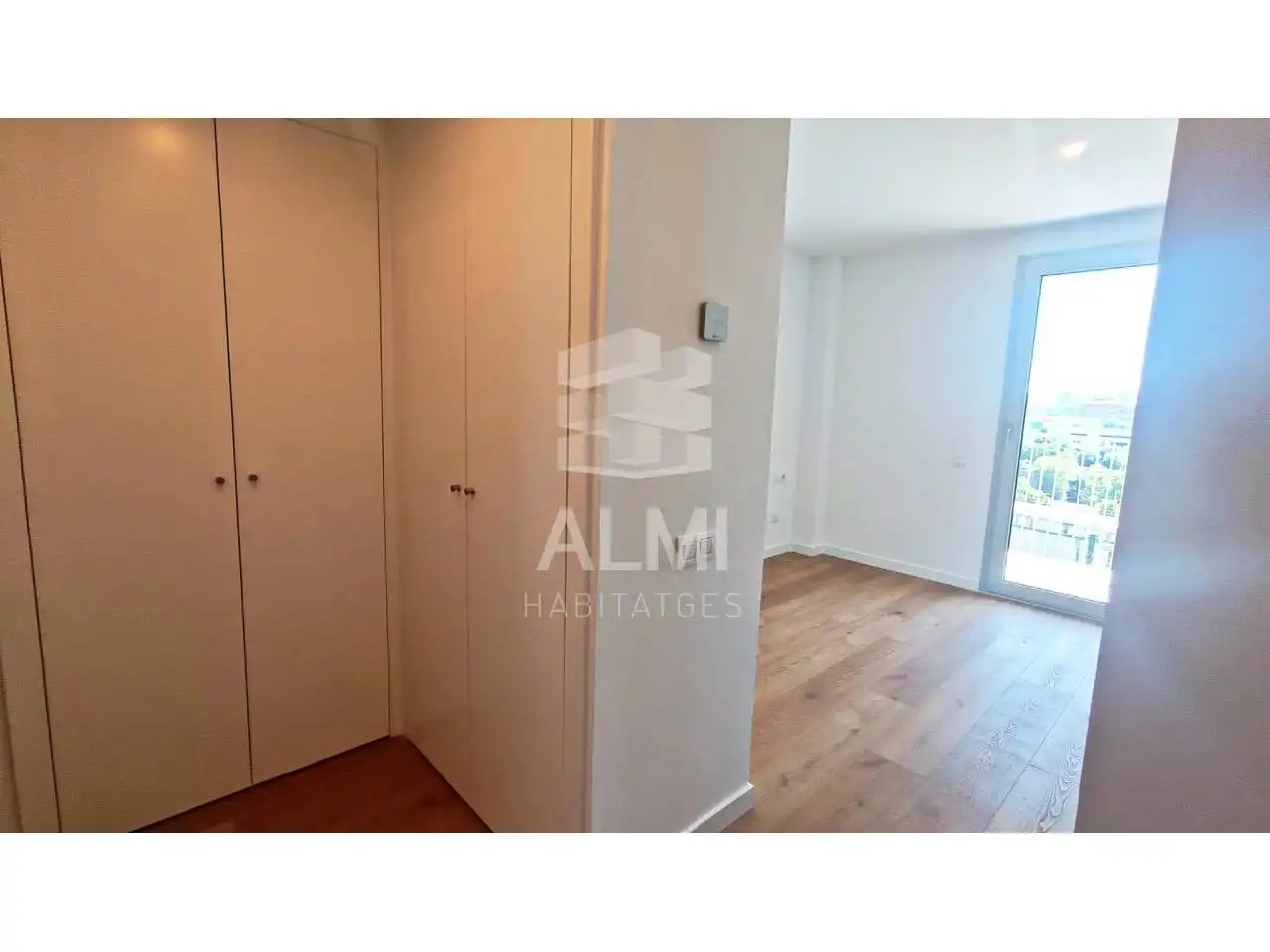 Dormitori de Apartament de lloguer en Barcelona amb Aire condicionat, Calefacció i Parquet
