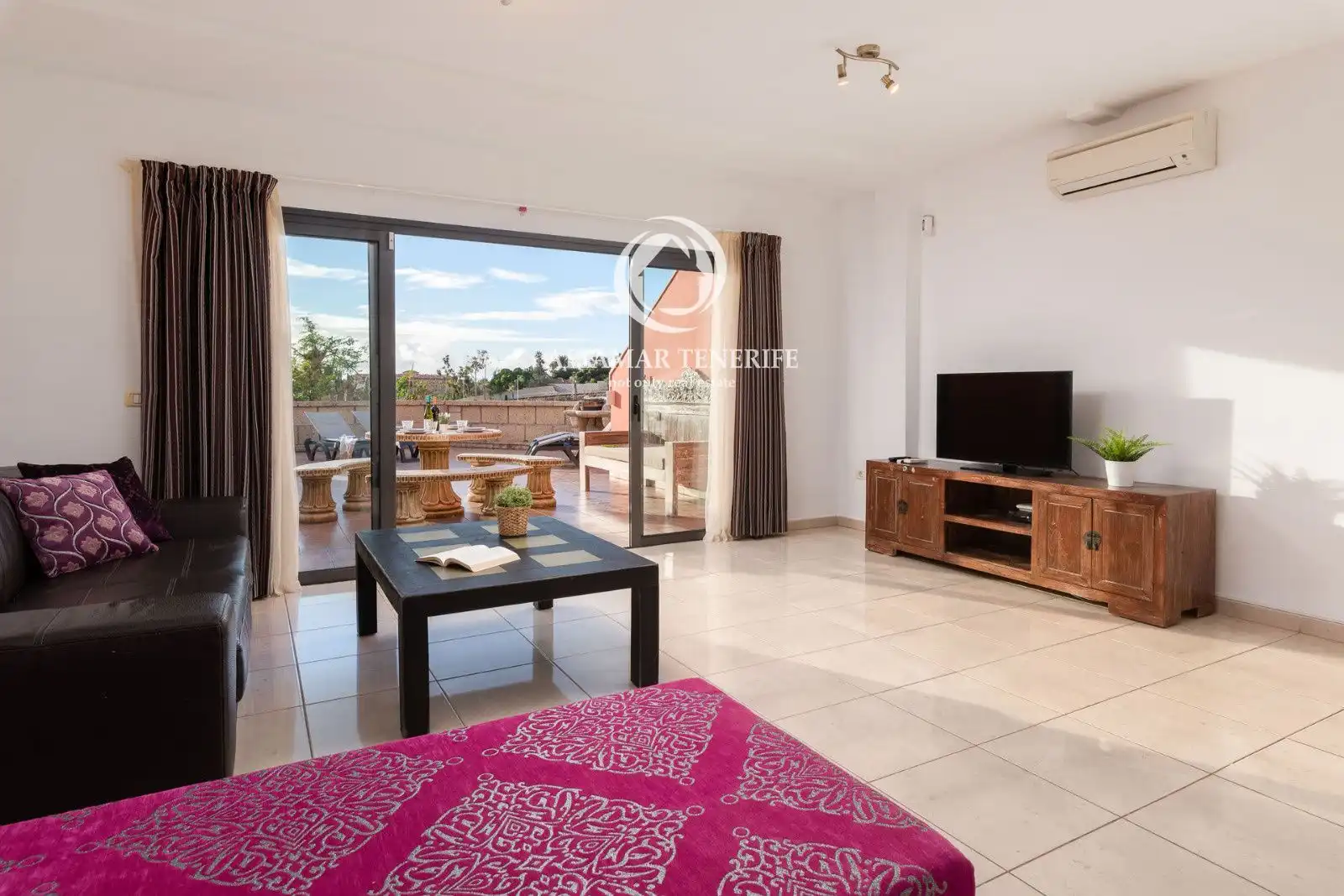 Terraced house with pool for sale in calle Helsinki, 12, imagen 4