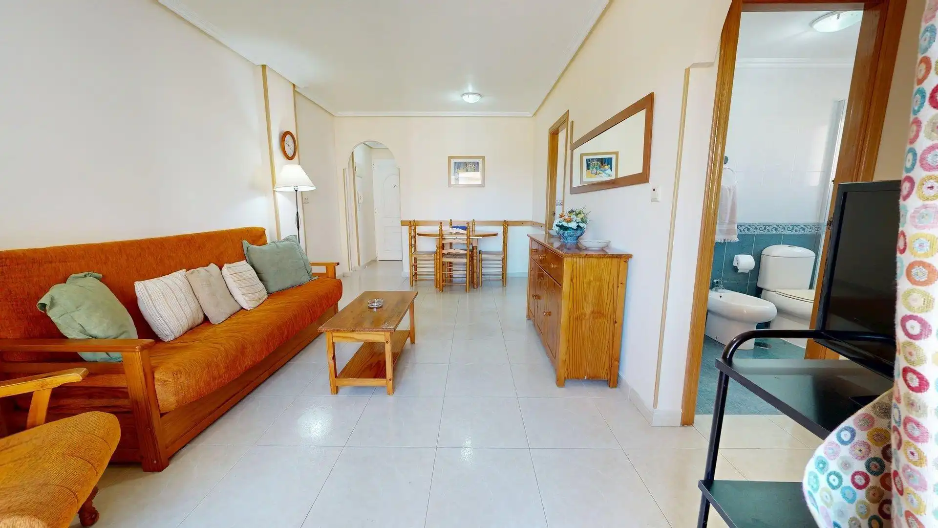 Sala d'estar de Apartament en venda en Elche / Elx amb Aire condicionat, Terrassa i Moblat