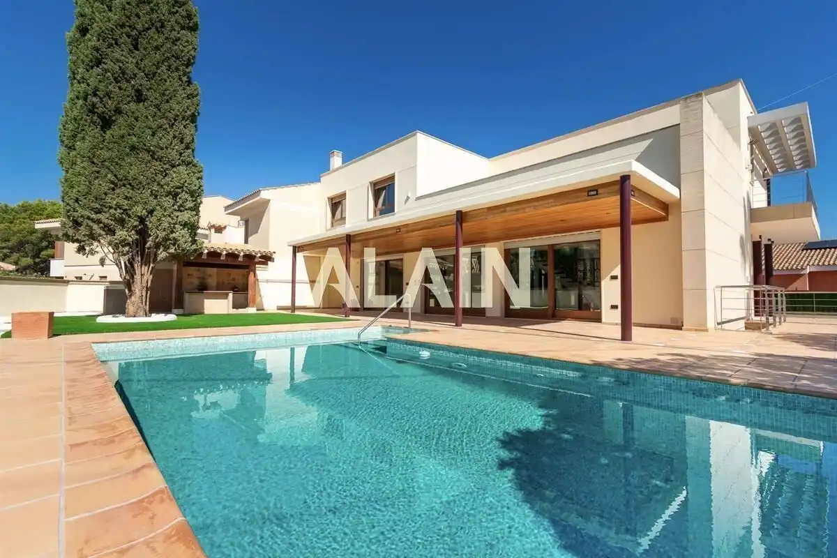 Vista exterior de Casa o chalet en venta en L'Alfàs del Pi con Calefacción, Jardín privado y Terraza