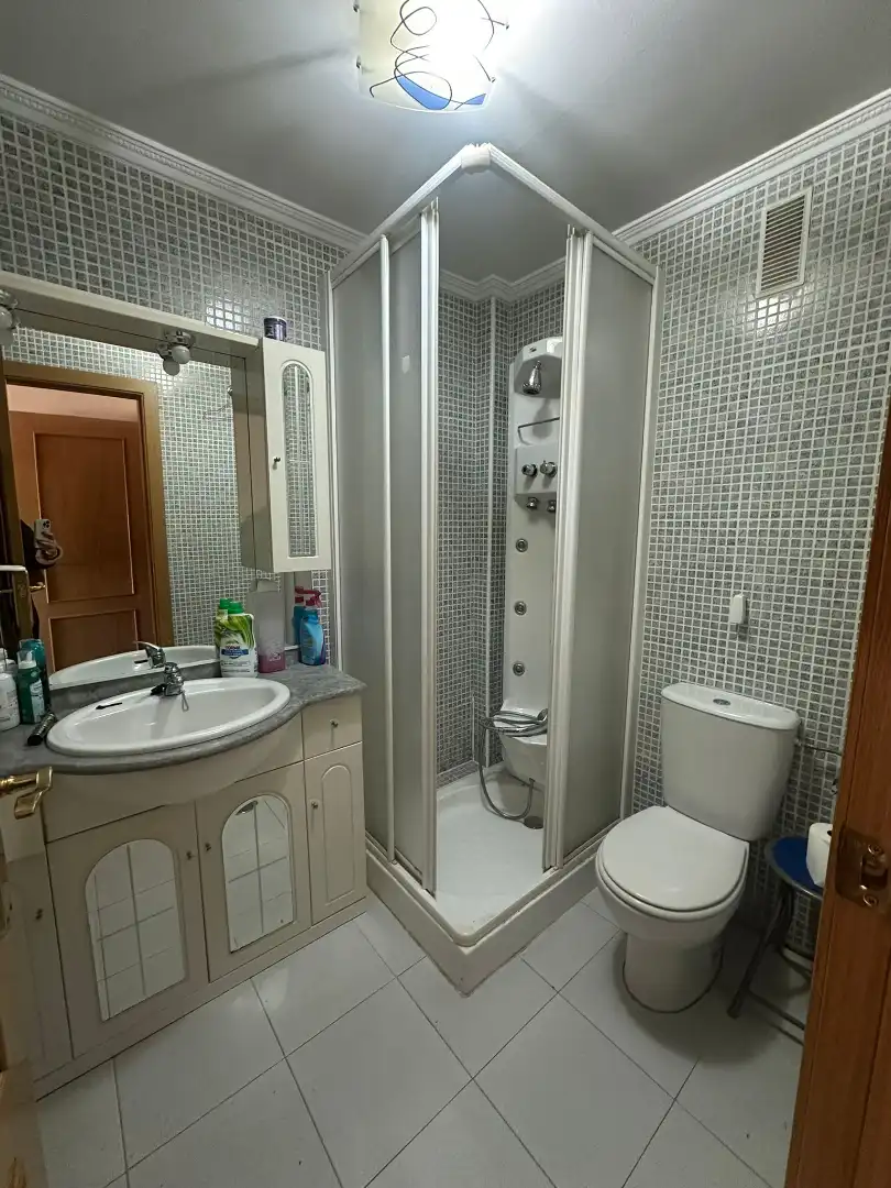 Baño de Piso en venta en Don Benito con Aire acondicionado, Calefacción y Amueblado