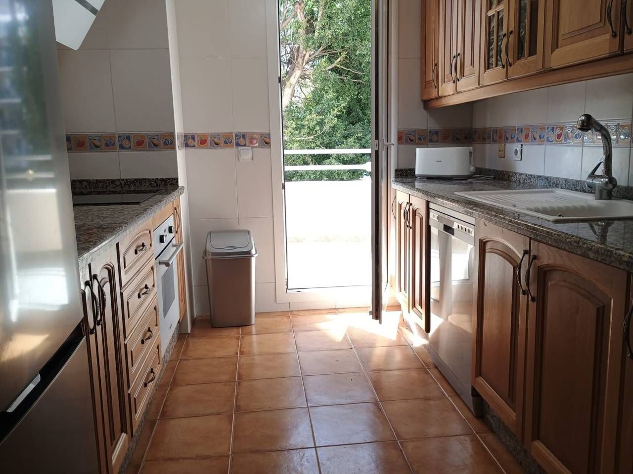 Cuina de Apartament de lloguer en Benalmádena amb Aire condicionat, Terrassa i Moblat