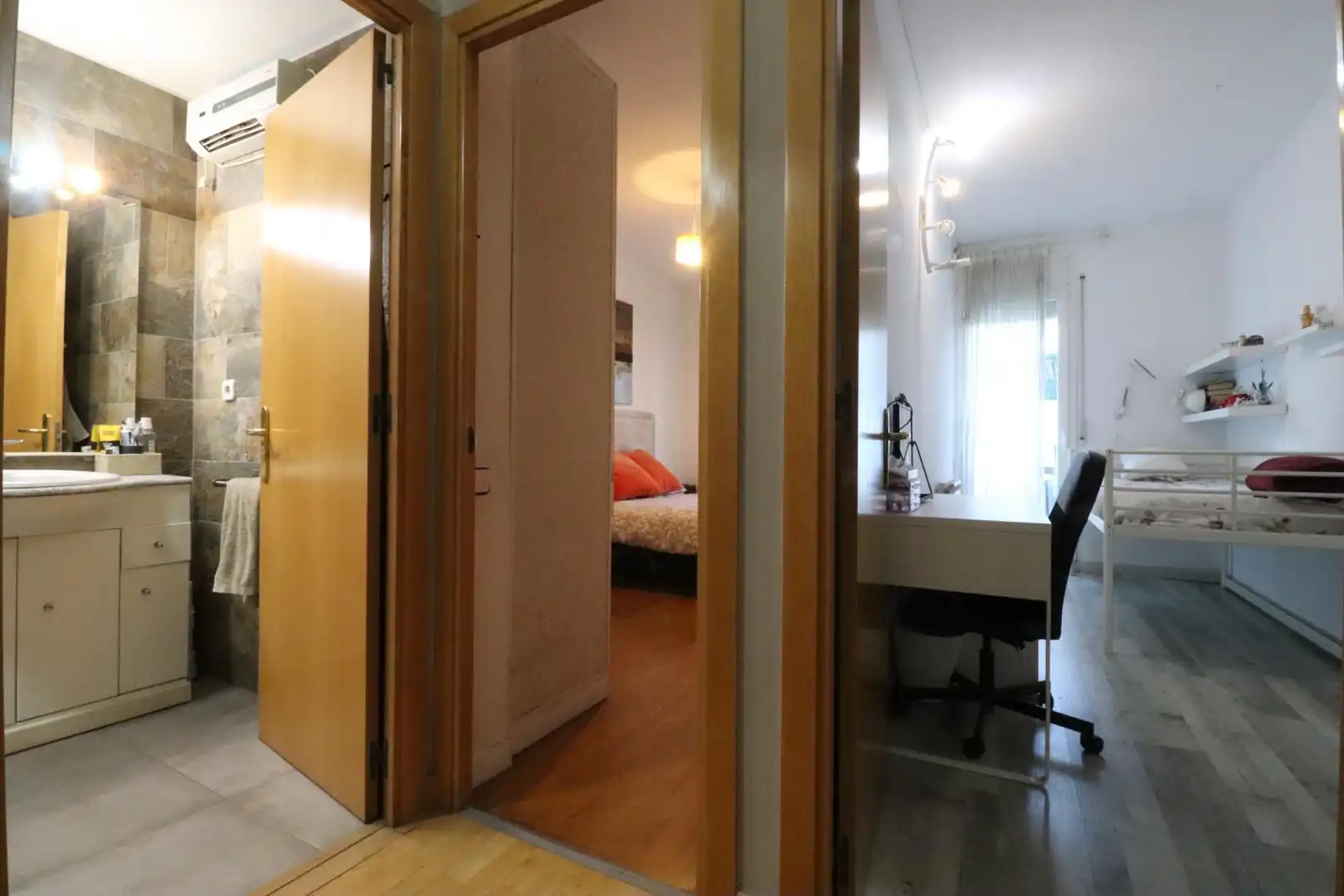Piso en venta en Sabadell con Calefacción, Parquet y Terraza