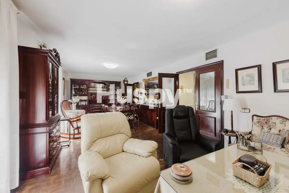 Flat for sale in Sevilla, Sevilla