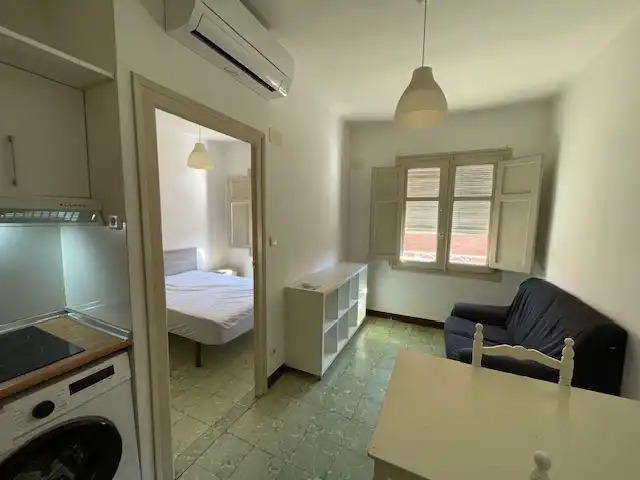 Dormitori de Apartament de lloguer en Zaragoza amb Aire condicionat, Calefacció i Moblat