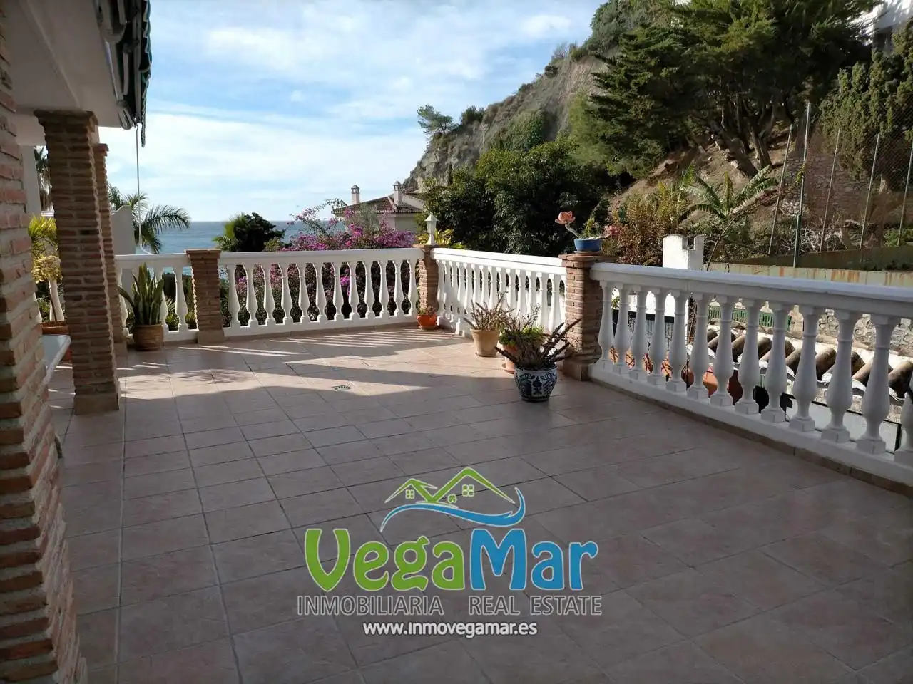 Vista exterior de Casa o chalet en venta en Almuñécar con Aire acondicionado, Jardín privado y Terraza