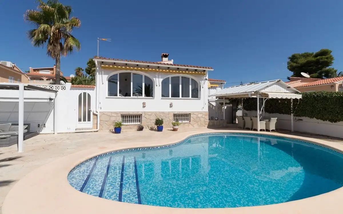 House with garden for sale in Moravit - Cap Blanc