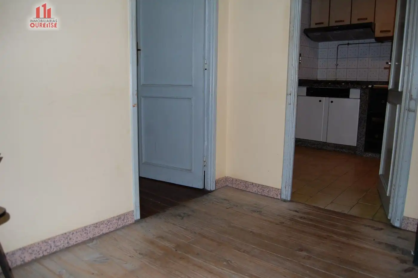Houses for sale in San Cibrao das Viñas  with Balcony