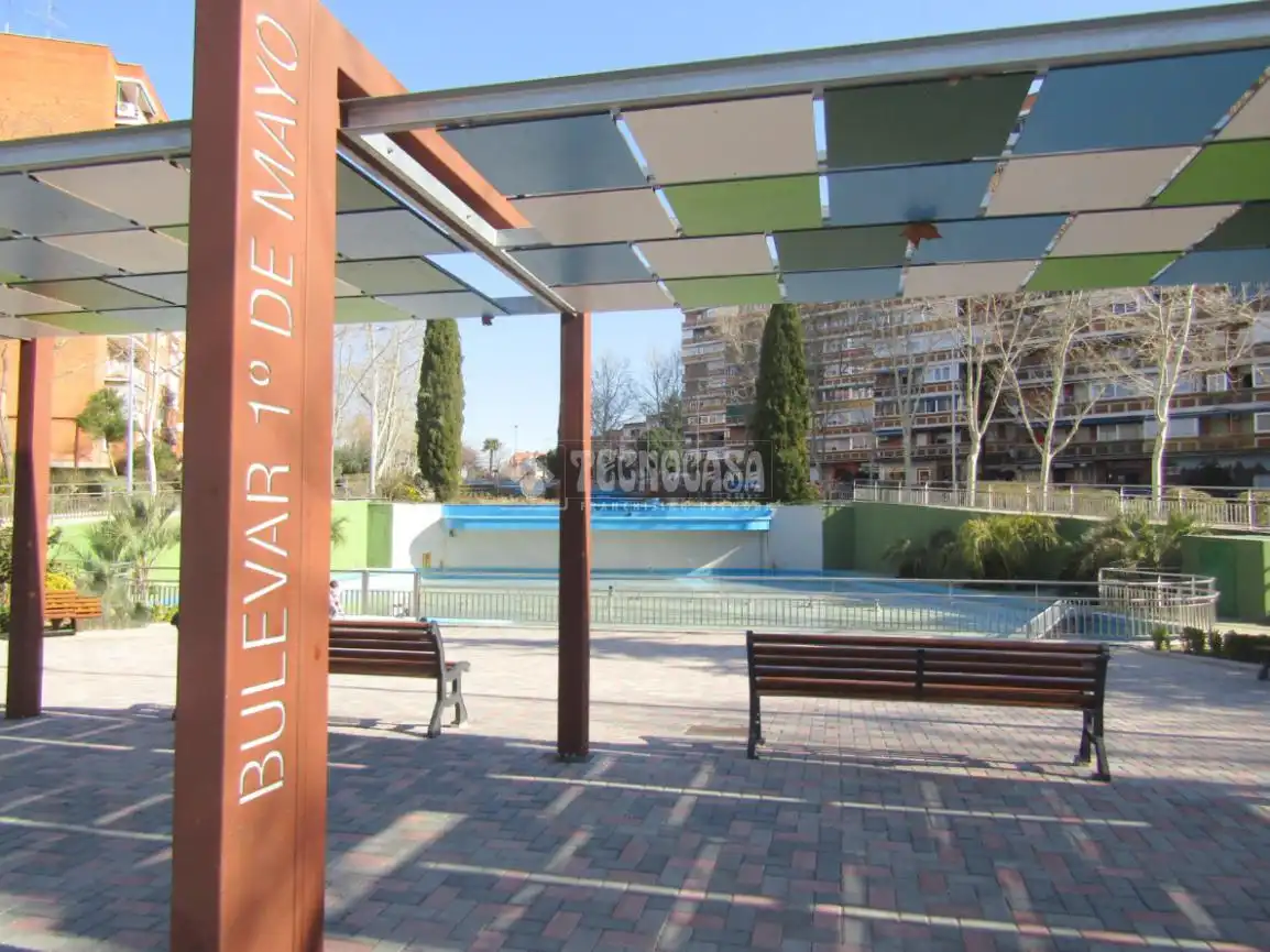 Piscina de Piso en venta en Fuenlabrada con Aire acondicionado y Calefacción