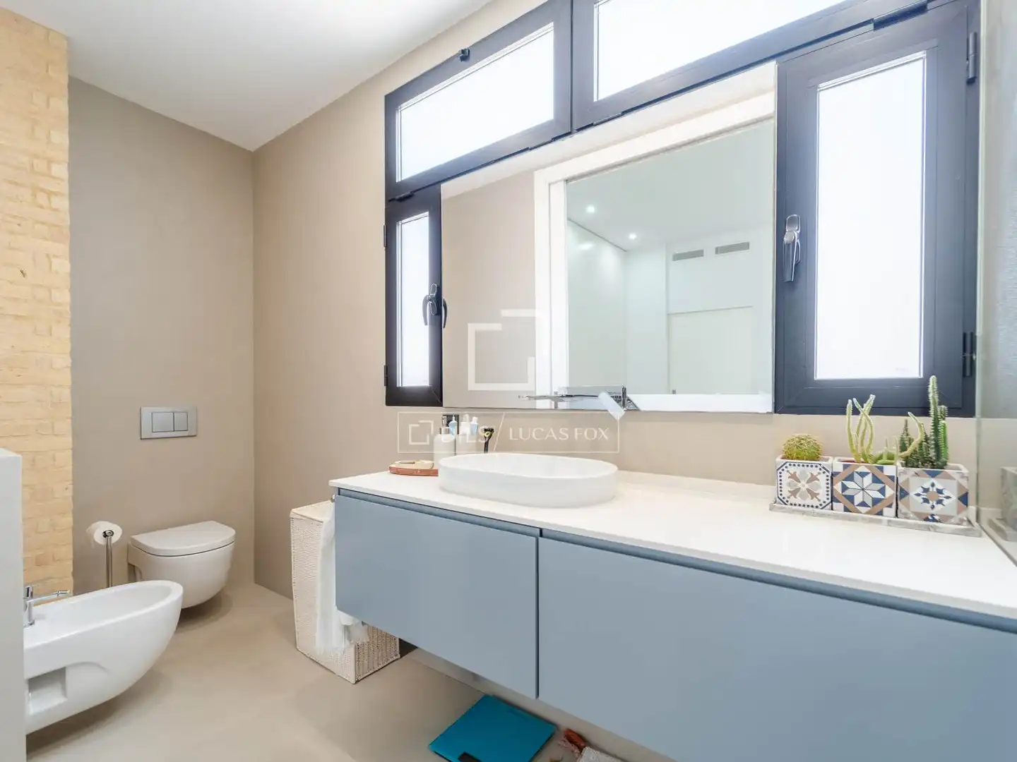 Bathroom of Flat for sale in Valencia  with Air Conditioner, Parquet flooring and Balcony