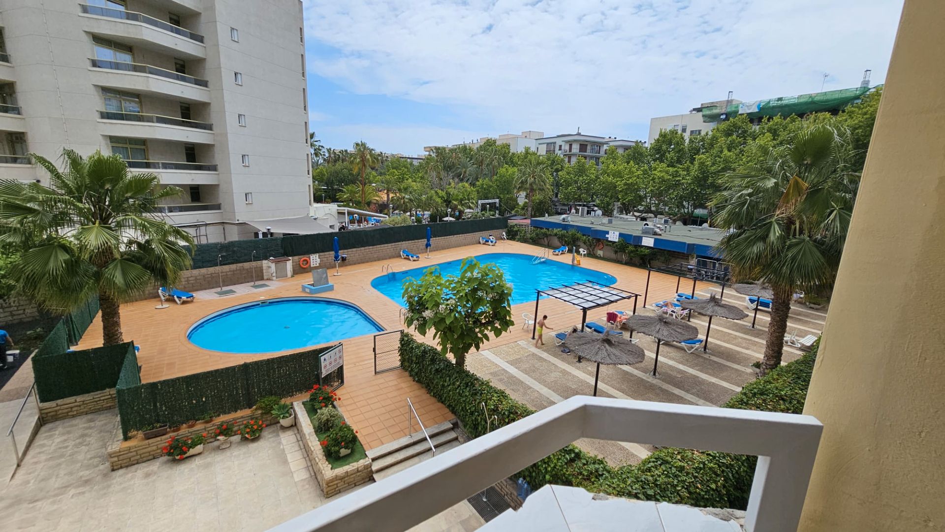 Piscina de Estudio en venta en Salou con Calefacción, Amueblado y Horno
