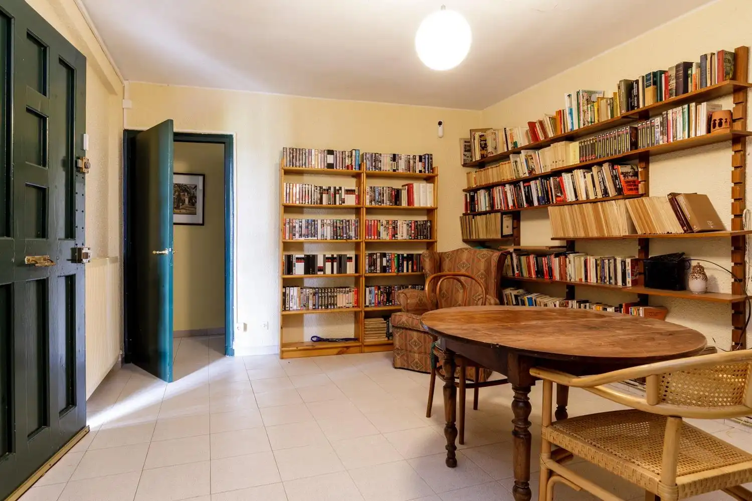 Sala d'estar de Casa o xalet en venda en Zaragoza amb Aire condicionat, Calefacció i Jardí privat
