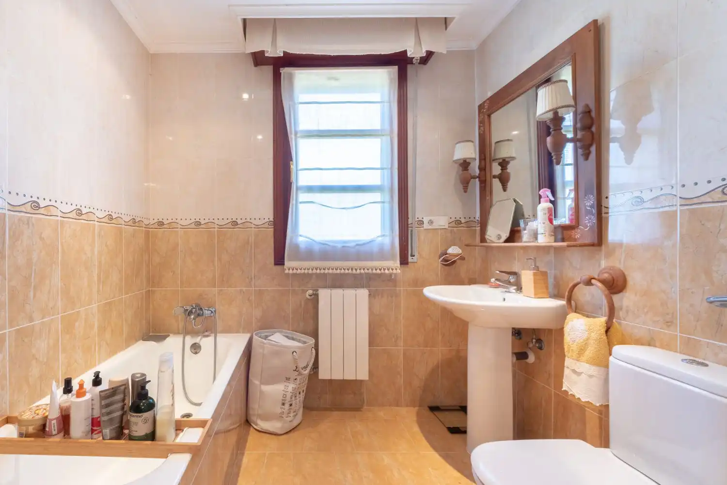 Baño de Casa o chalet en venta en Zalla  con Calefacción, Parquet y Terraza