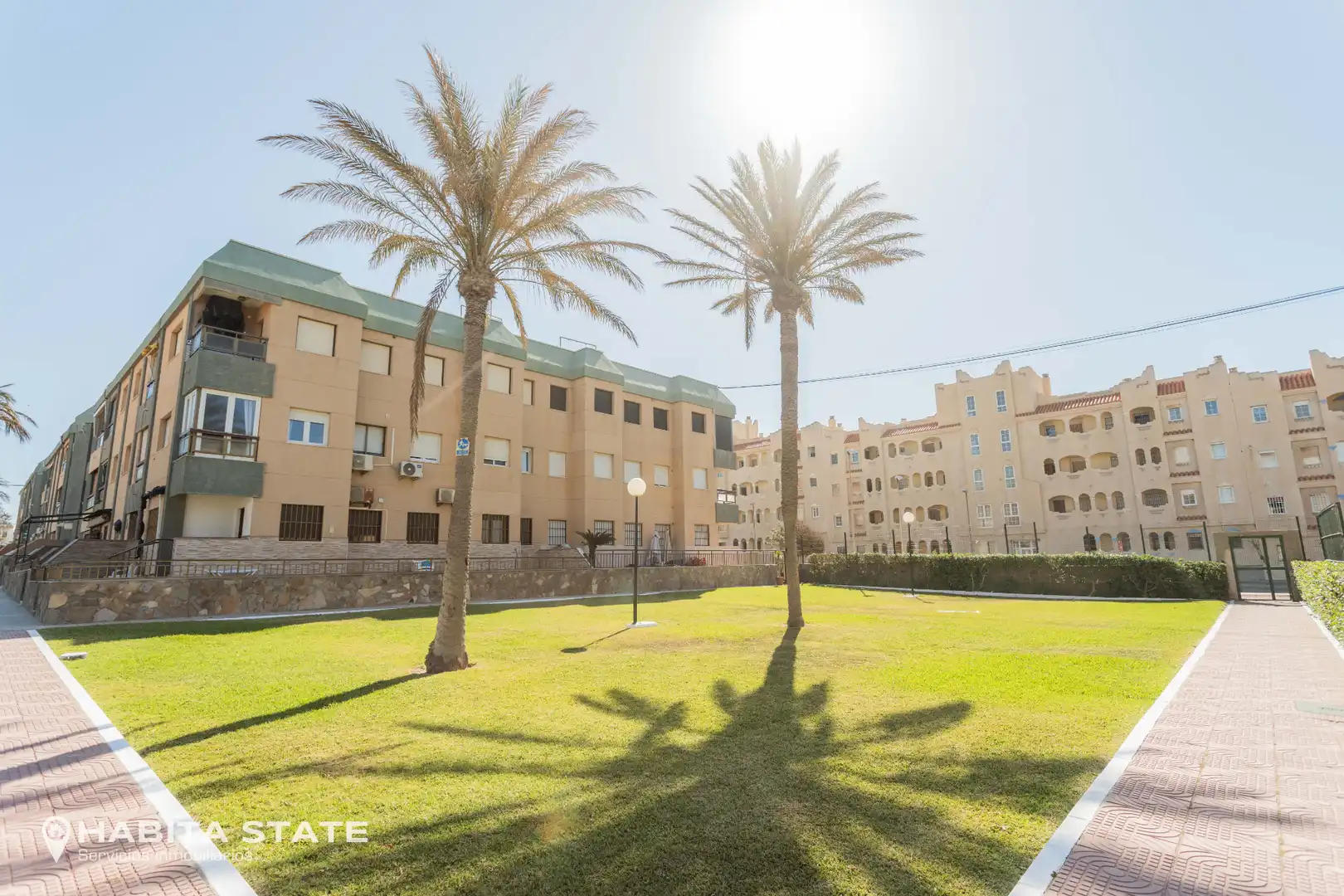 Vista exterior de Apartamento en venta en Almería con Aire acondicionado, Calefacción y Terraza