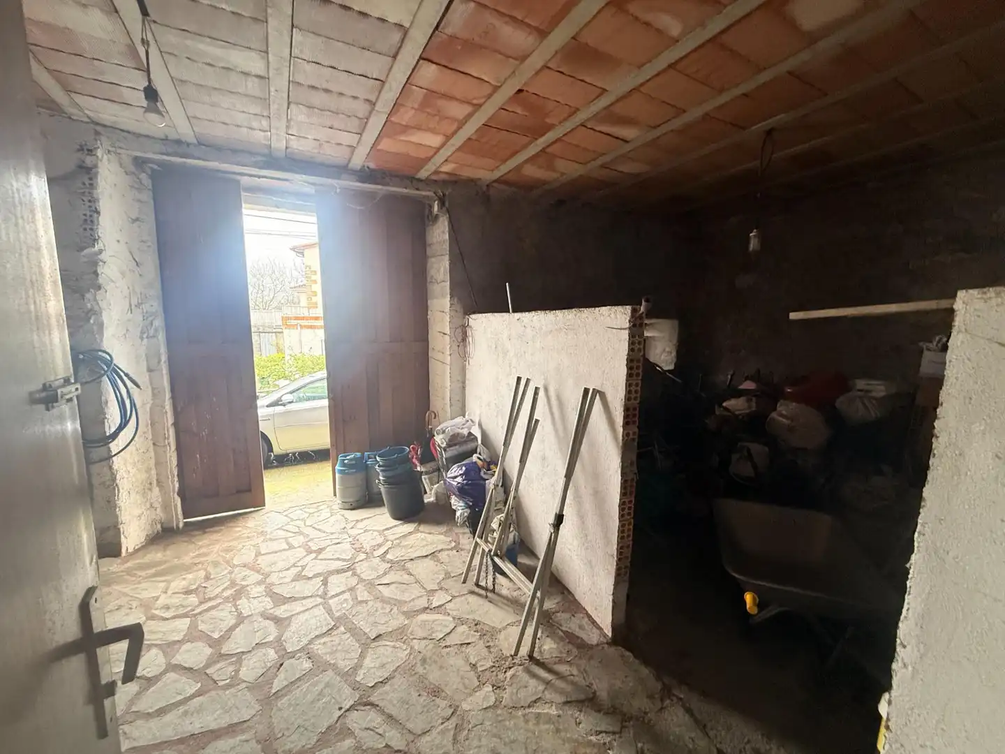 Einfamilien-Reihenhaus zum Verkauf in Rasines mit Privatgarten, Terrasse und Abstellraum