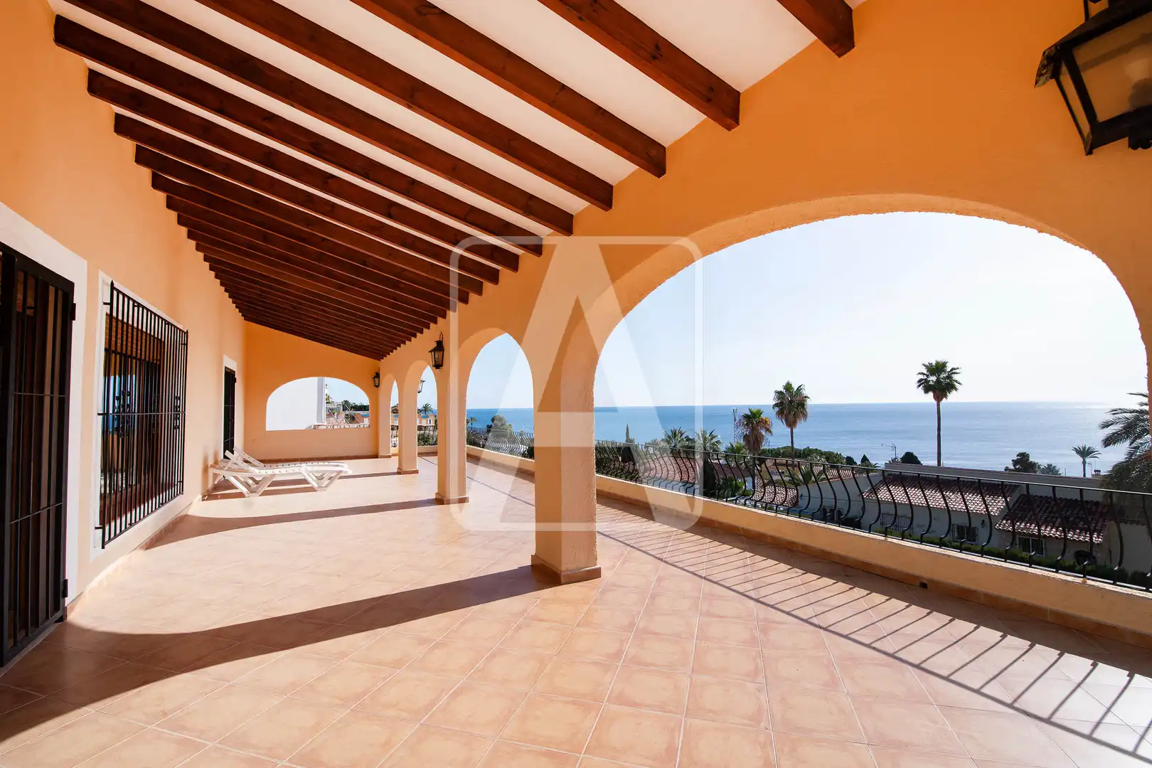 Chalet con piscina en venta en Carrió - La Merced - Los Pinos