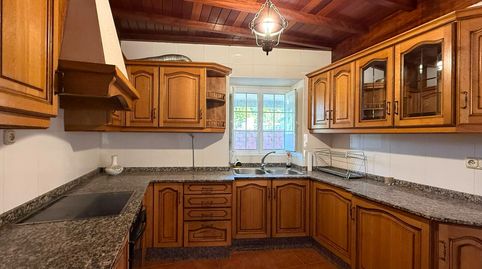 Foto 2 de Casa adosada en venta en A Gándara, Narón