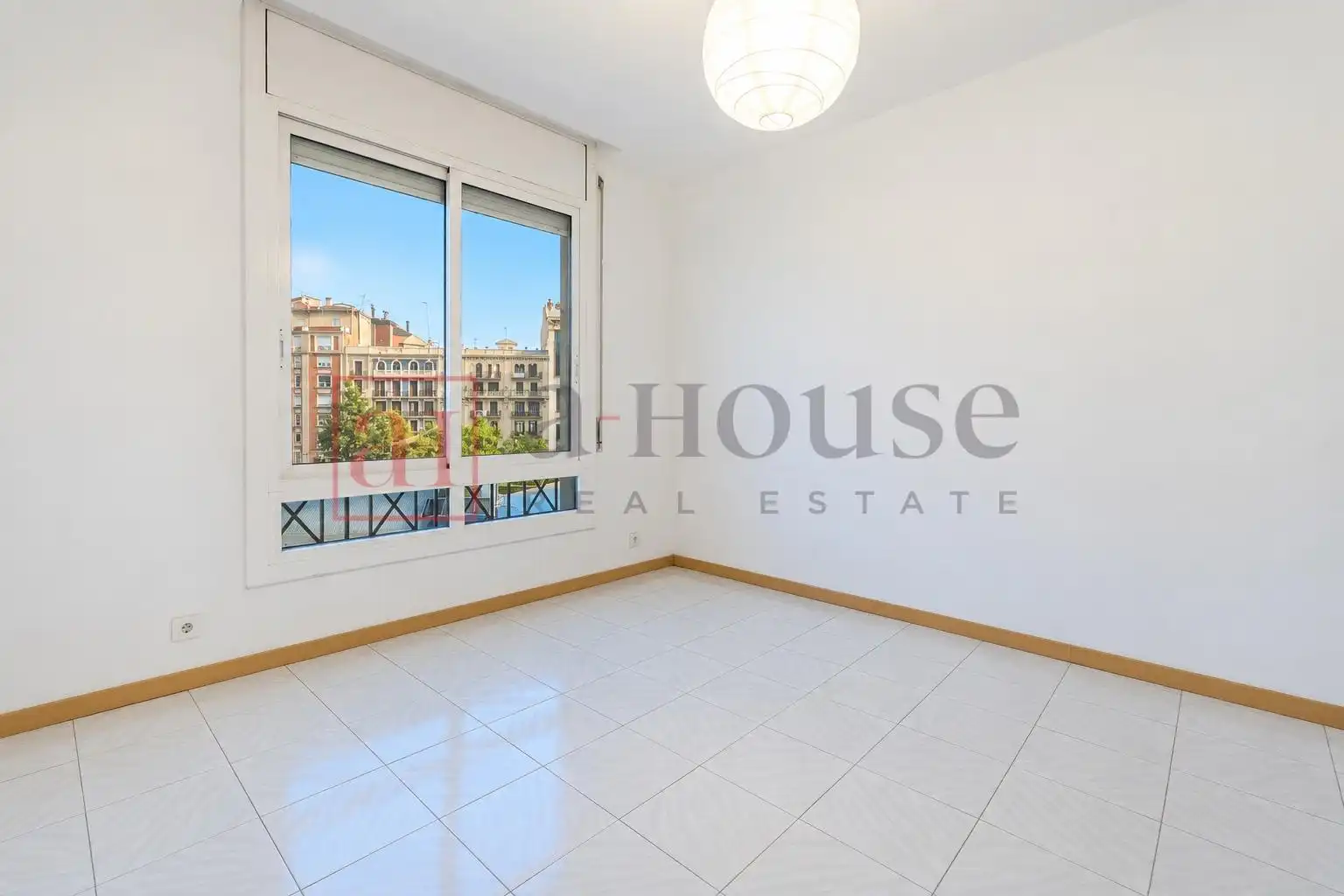 Appartamento con terrazza in vendita a Avenida de Sarrià, imagen 4