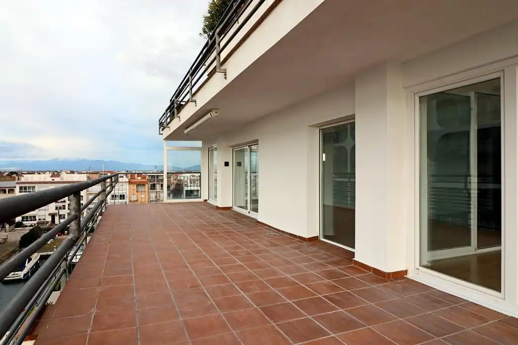Terrace of Attic for sale in Empuriabrava  with Air Conditioner