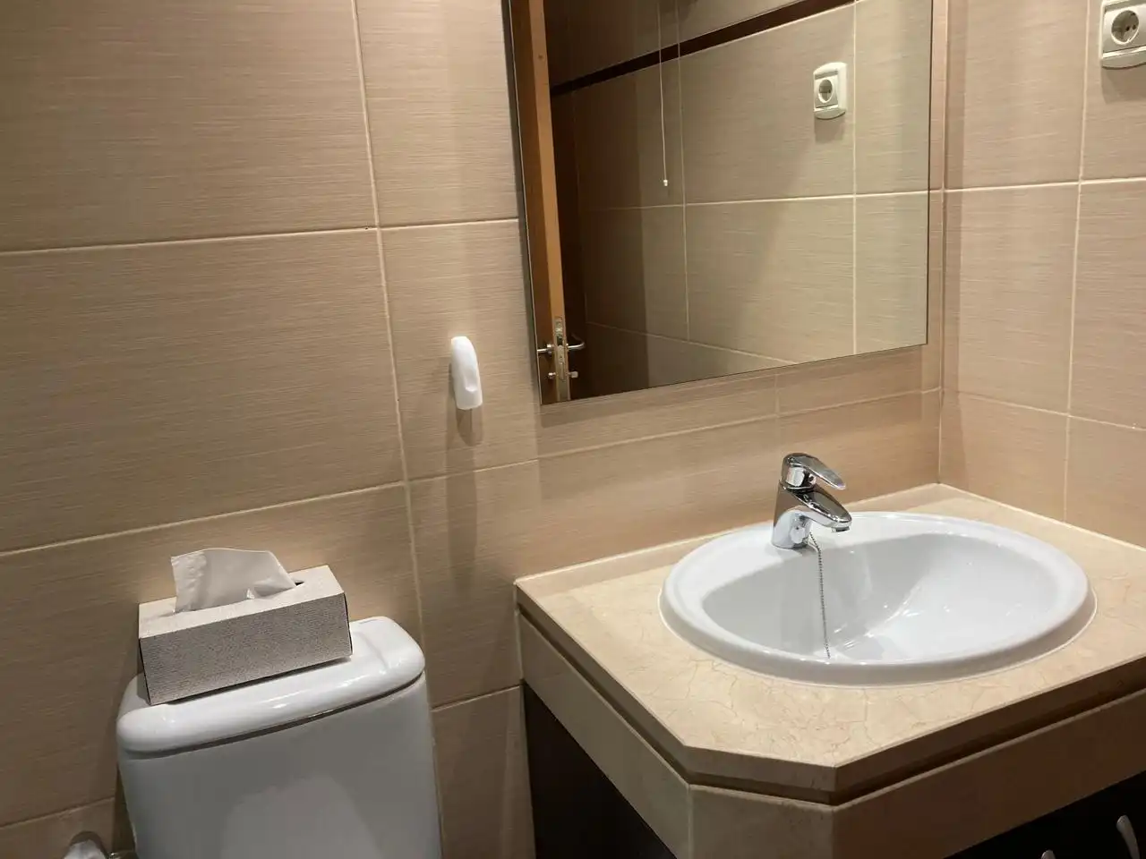 Bathroom of Flat for rent in Coslada  with Air Conditioner, Furnished and Community pool
