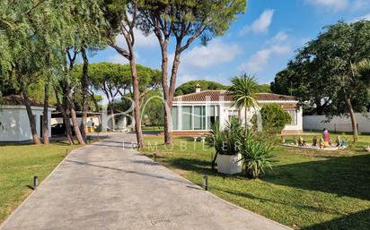 Jardí de Casa o xalet en venda en Chiclana de la Frontera amb Jardí privat, Parquet i Piscina