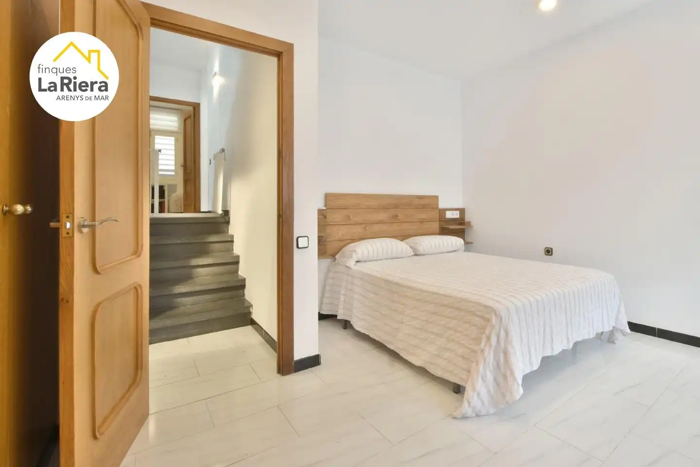 Schlafzimmer von Haus oder Chalet zum Verkauf in Arenys de Munt mit Klimaanlage, Heizung und Privatgarten
