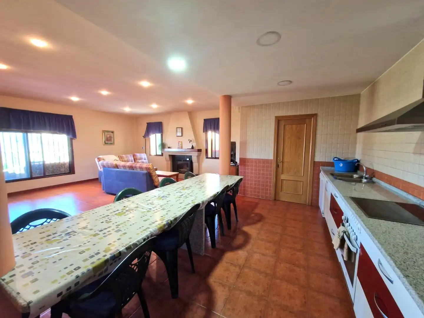 Kitchen of Houses for sale in Plasencia  with Air Conditioner, Private garden and Terrace