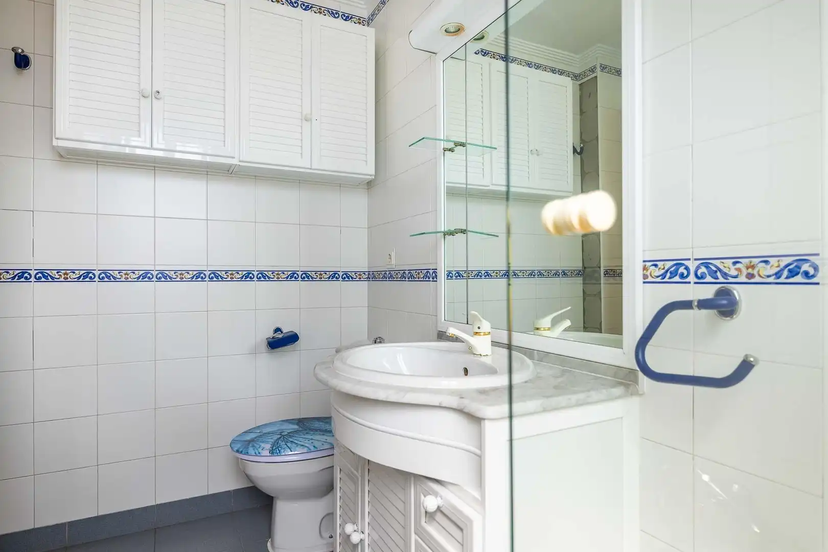 Baño de Piso en venta en Sevilla con Aire acondicionado, Amueblado y Balcón