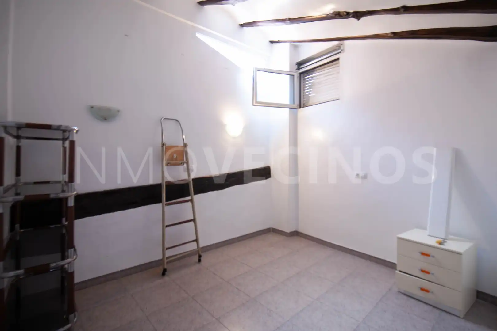 Casa adosada en venda en Cella amb Traster