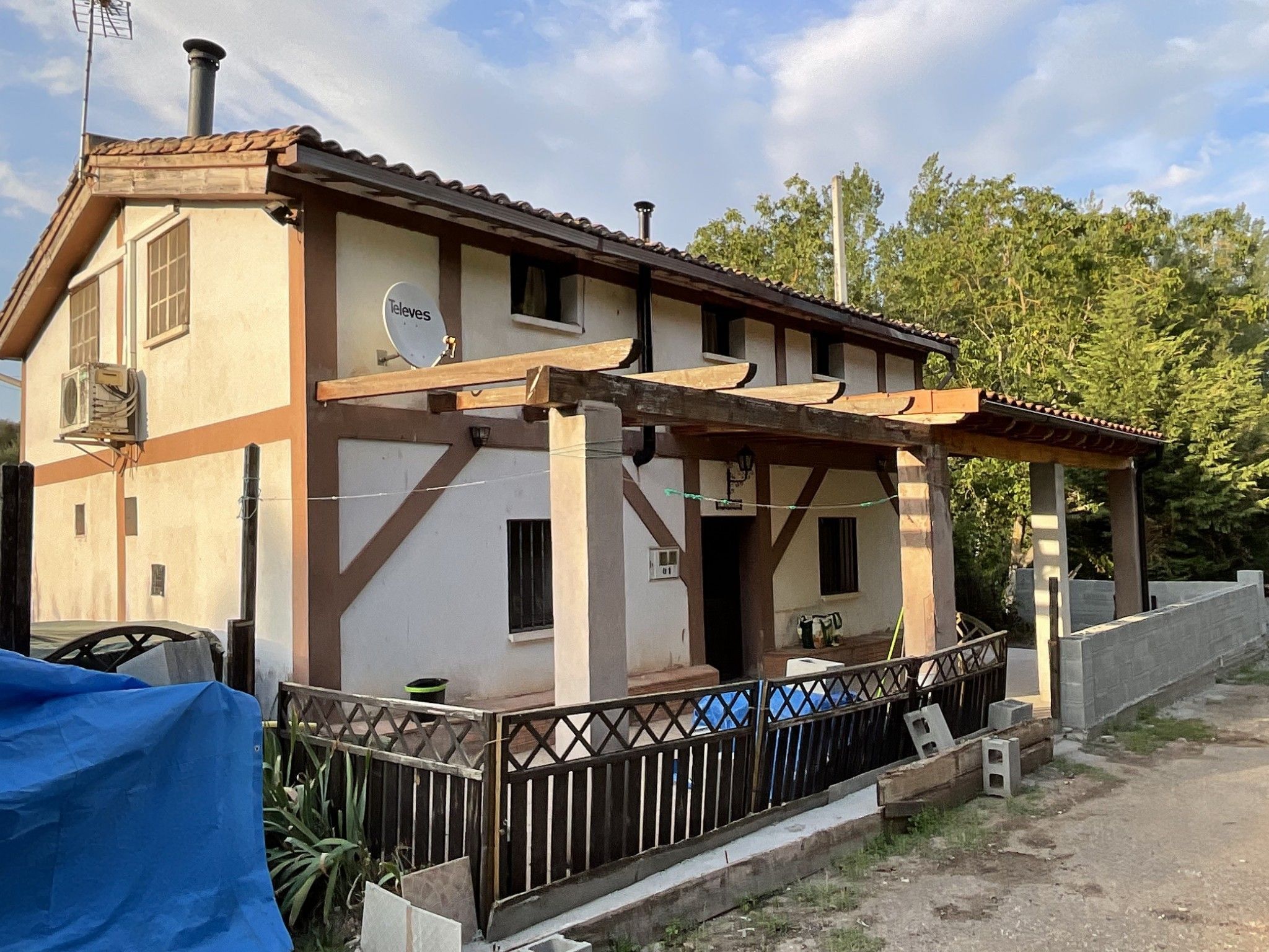 Vista exterior de Finca rústica en venda en Bobadilla amb Parquet, Terrassa i Traster