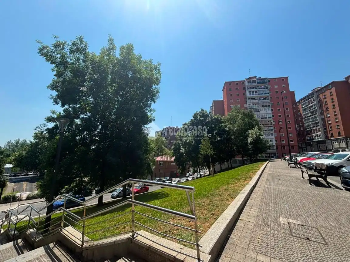 Vista exterior de Pis en venda en Bilbao 
