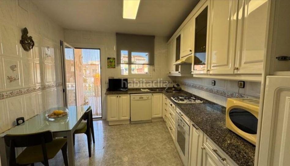 Foto 1 de Casa adosada en venta en Montcada, Barri del Centre, Barcelona