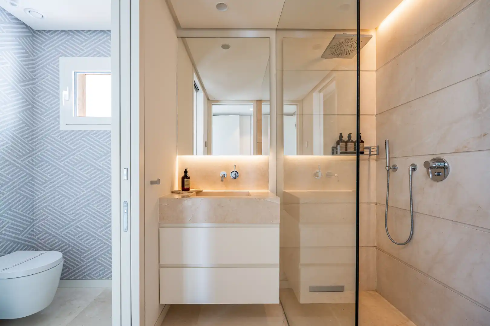 Baño de Dúplex en venta en Marbella con Aire acondicionado, Terraza y Trastero