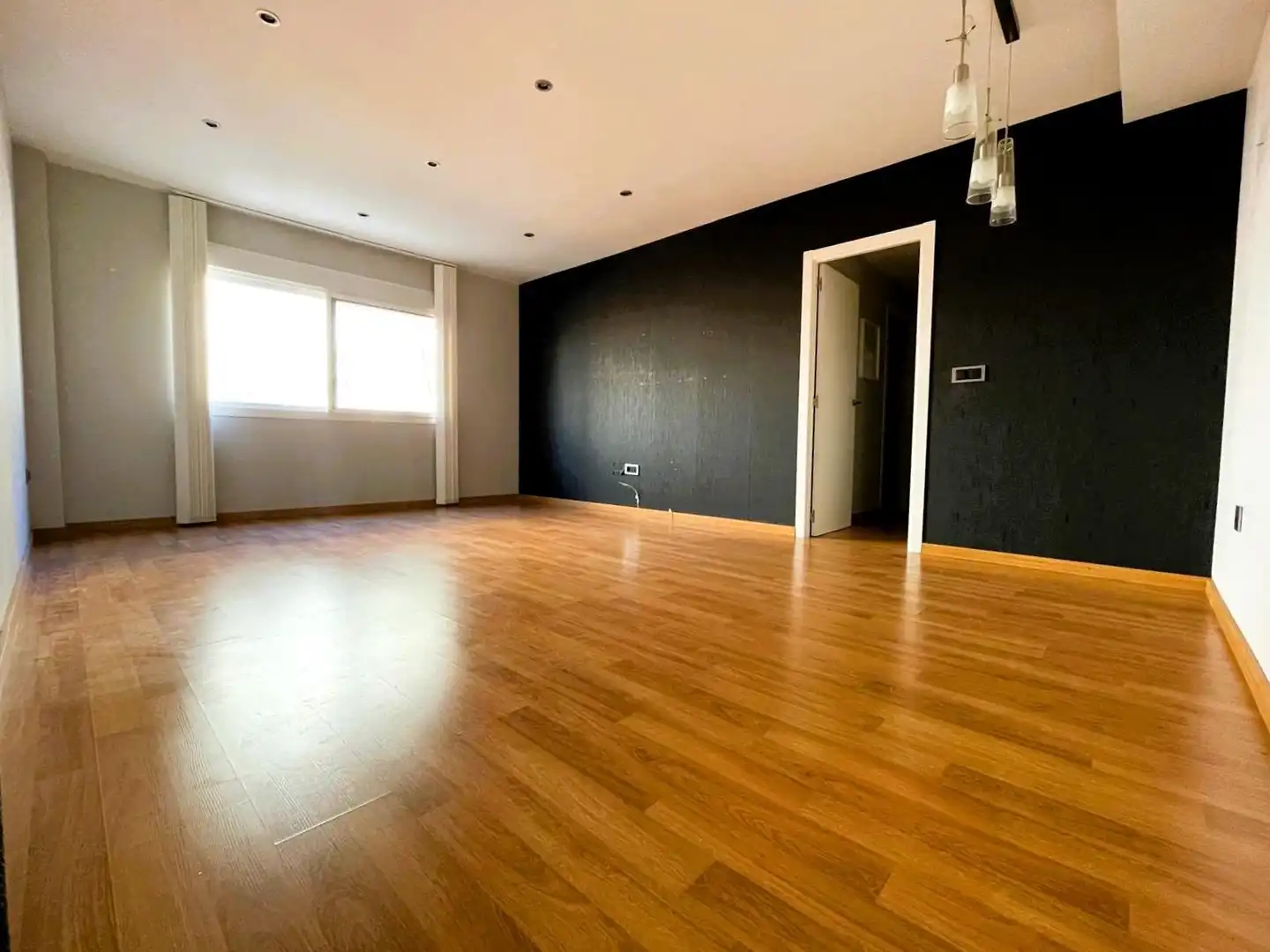 Sala d'estar de Pis en venda en Puerto Real amb Calefacció i Traster