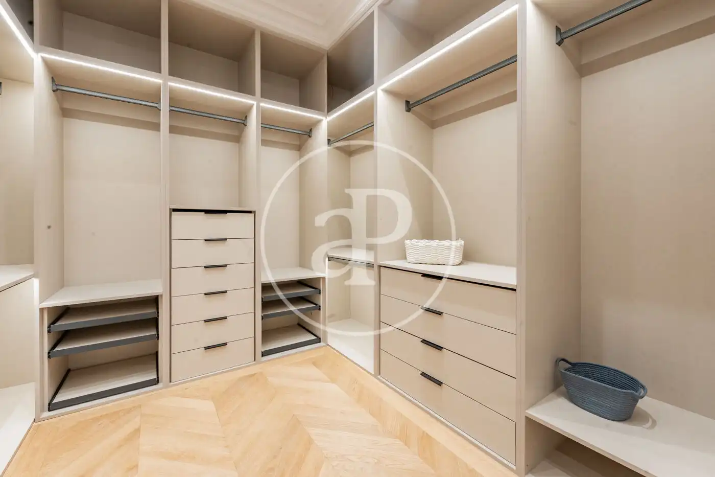 Schlafzimmer von Wohnung zum Verkauf in Madrid mit Klimaanlage, Heizung und Balkon