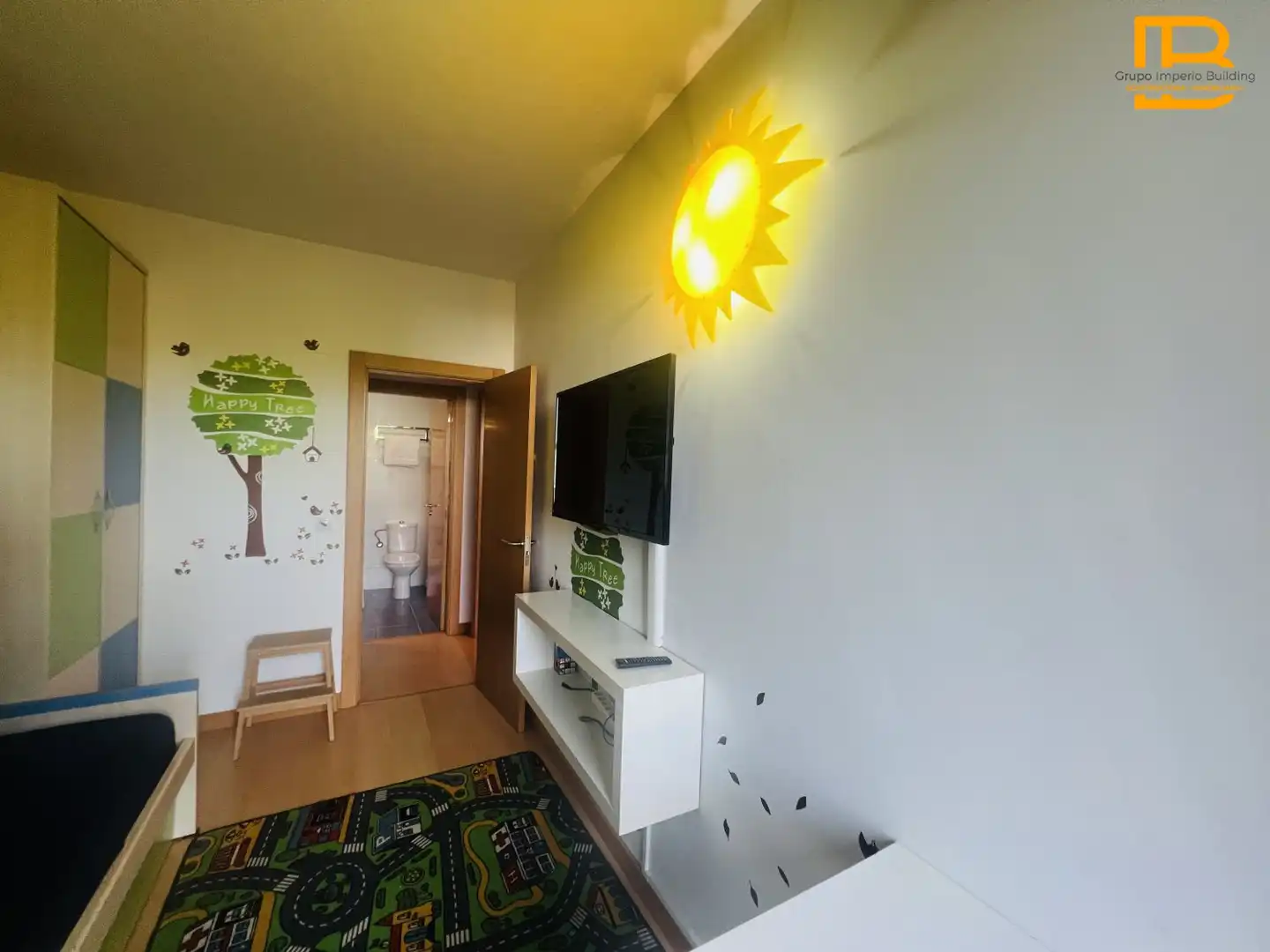 Sala de estar de Piso en venta en Villarcayo de Merindad de Castilla la Vieja con Calefacción, Parquet y Terraza