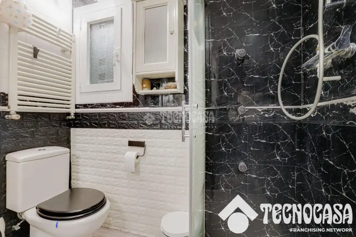 Baño de Piso en venta en Viladecans con Balcón
