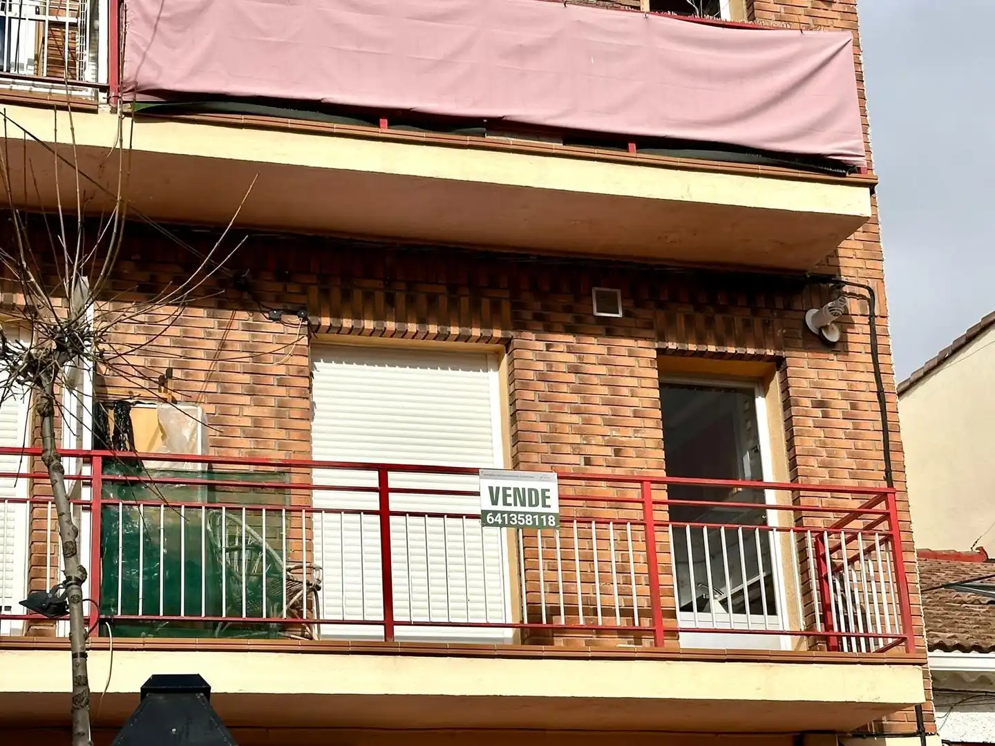 Außenansicht von Wohnung zum Verkauf in Lozoya mit Terrasse und Balkon