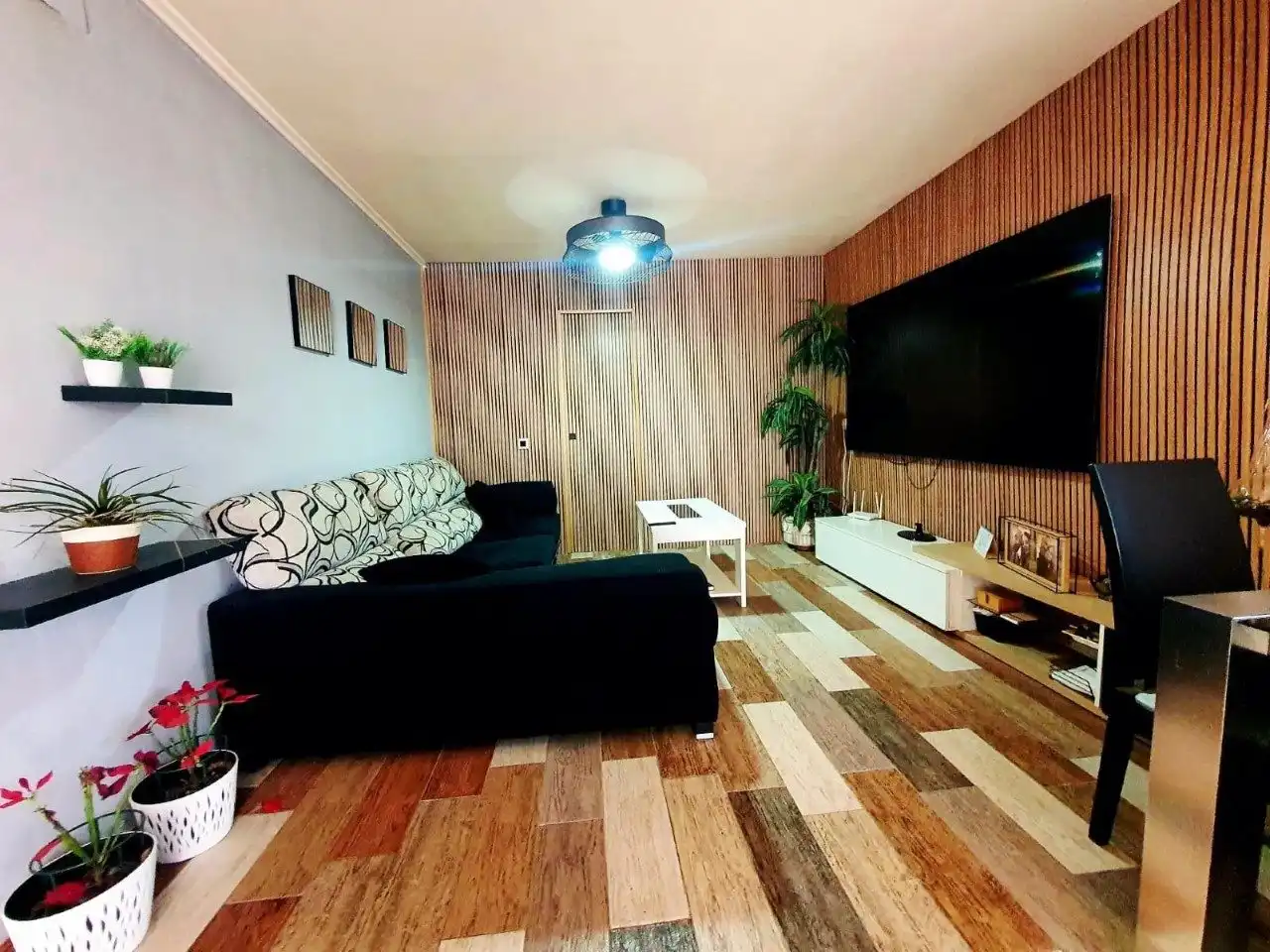 Sala d'estar de Casa o xalet en venda en Pedralba amb Calefacció, Jardí privat i Terrassa