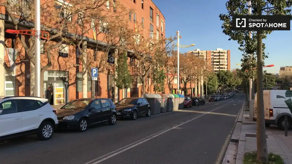 Vista exterior de Pis per a compartir en Barcelona amb Aire condicionat, Calefacció i Moblat