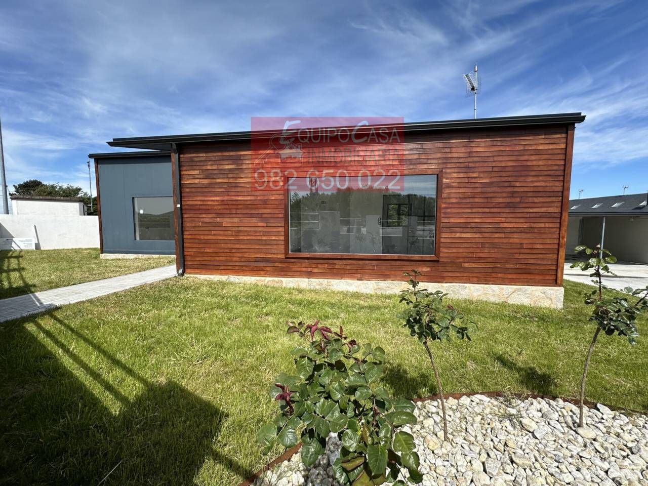 Vista exterior de Casa o xalet en venda en Lugo Capital amb Calefacció, Jardí privat i Terrassa
