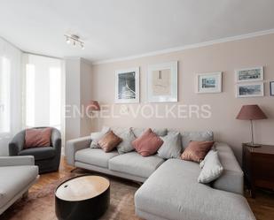 Sala d'estar de Apartament de lloguer en  Valencia Capital amb Aire condicionat i Balcó