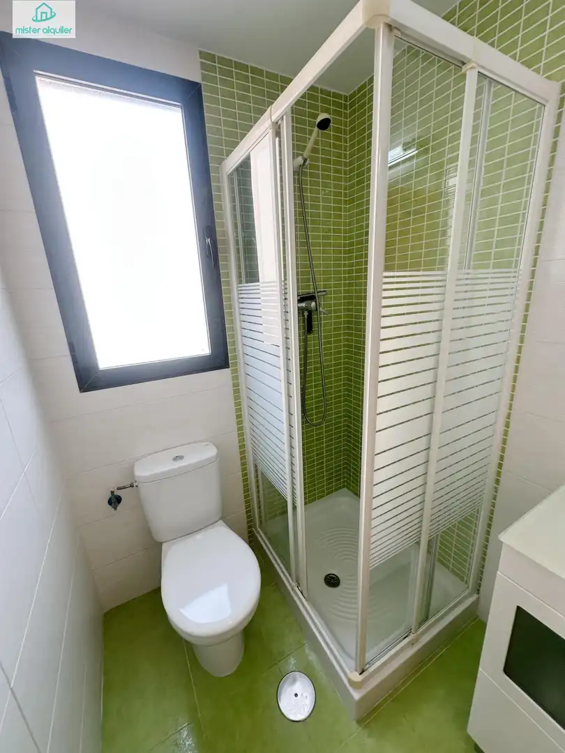 Bathroom of Apartments for rent in El Campello  with Air Conditioner, Heating and Private garden