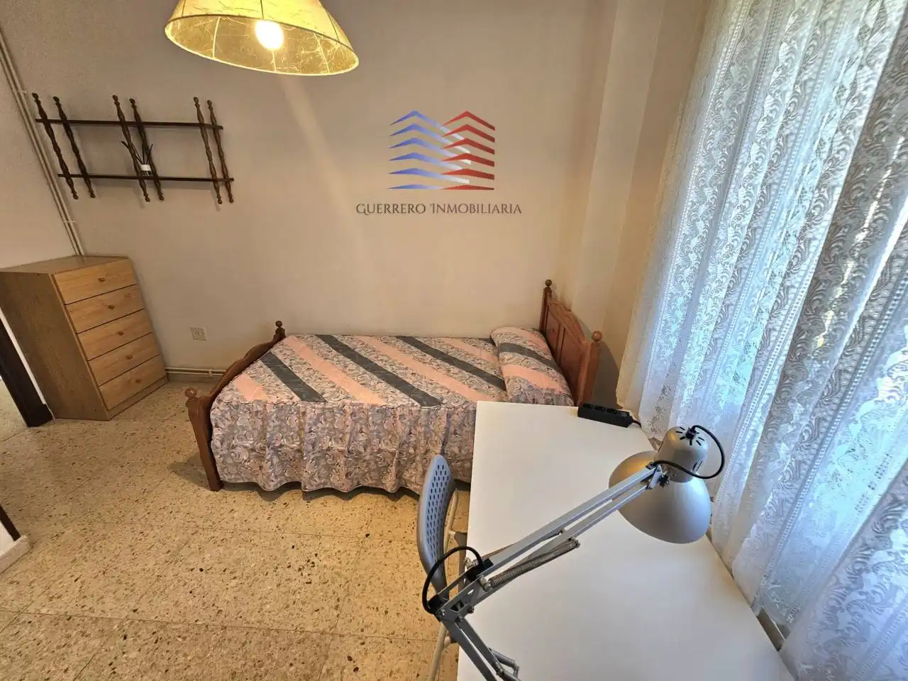 Habitación de Piso de alquiler en Ourense Capital  con Calefacción y Amueblado