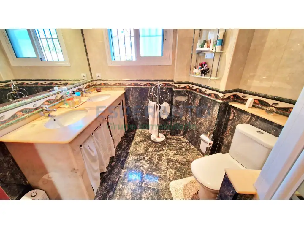 Bathroom of Flat for sale in Málaga